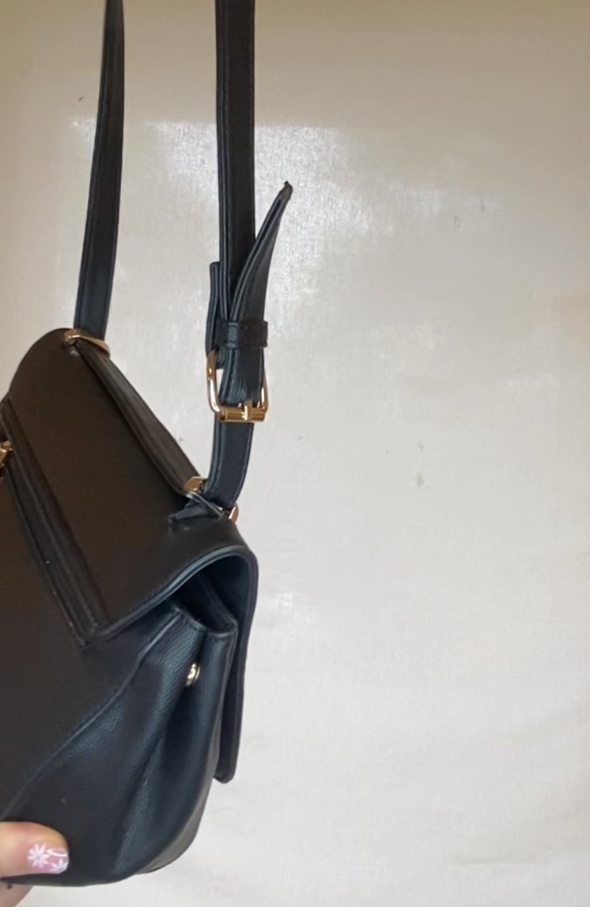 Black & Gold Handbag - Getting Thrifty