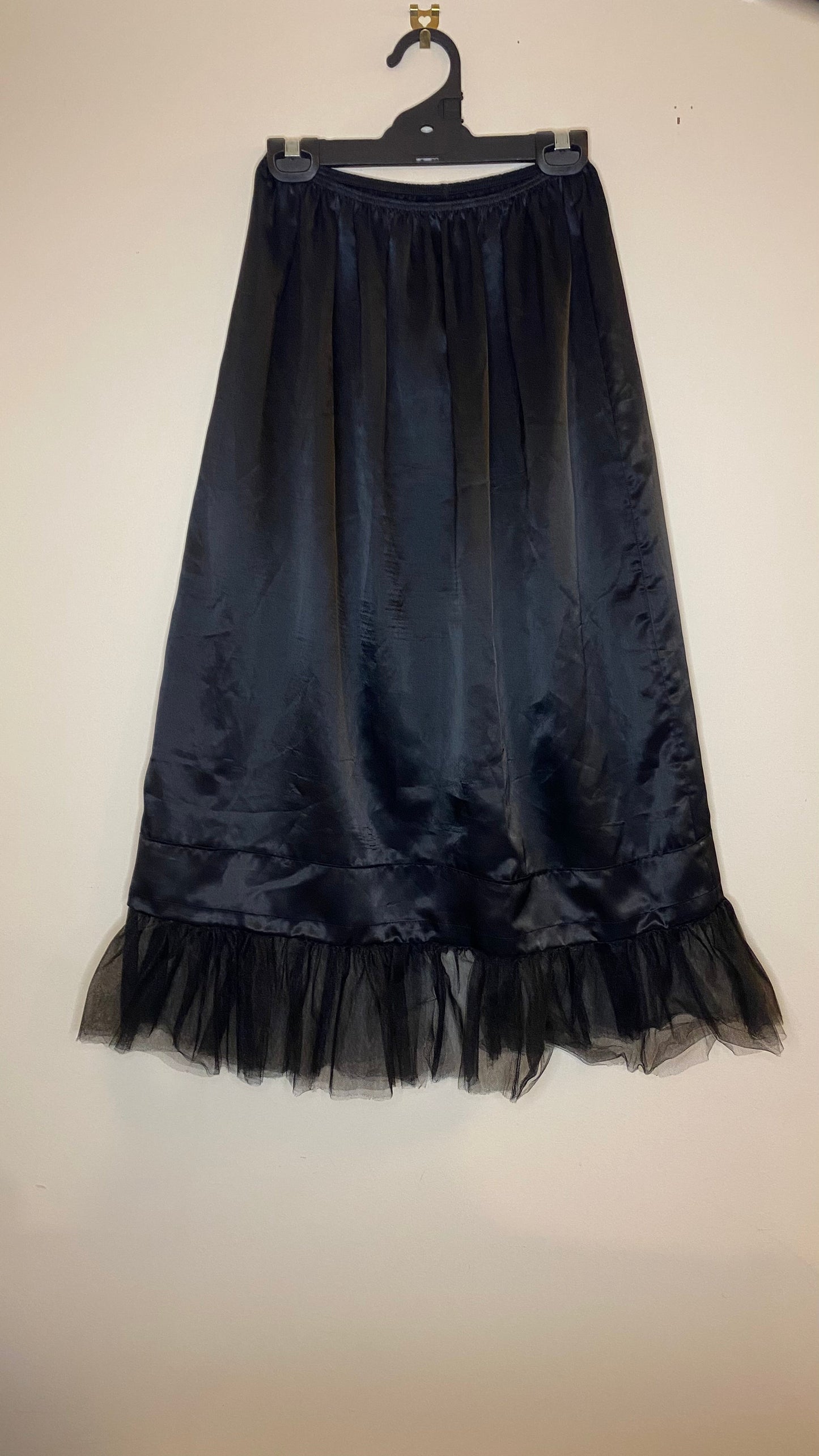 Stunning Black Skirt - Getting Thrifty